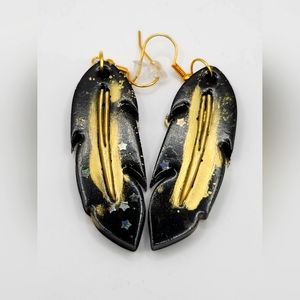 🔥🖤🔥NEW Black/Gold Feather-shaped Earrings